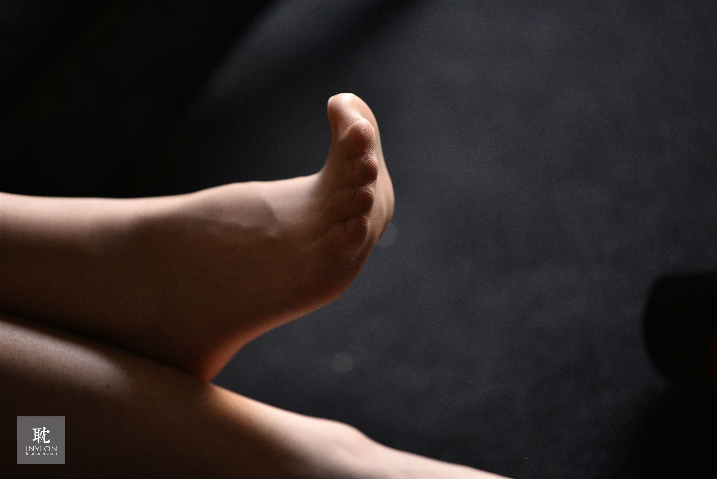 IESS异思趣向《普惠集245》- 模特：君老师《穿袜的OL》